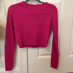 Cute pink sweater 💕